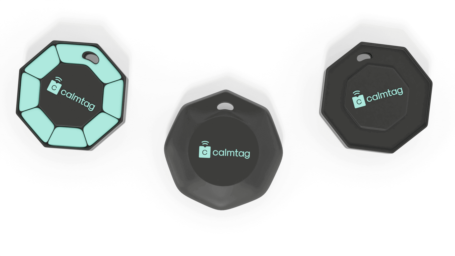 Tres modelos 3D del dispositivo GPS Calmtag en distintas versiones de diseño para evaluación comparativa