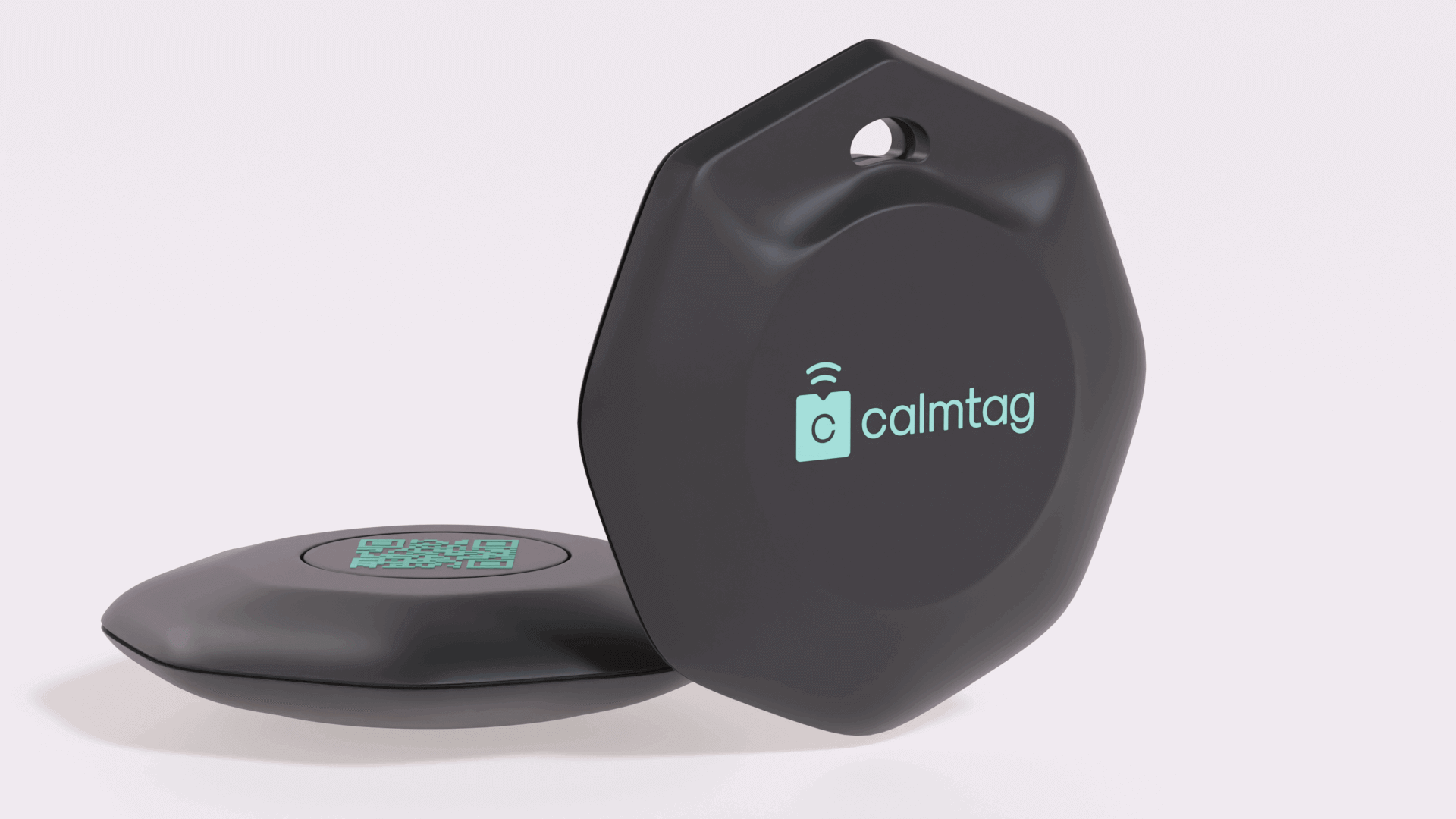 Vista general del dispositivo de geolocalización Calmtag en modelado 3D con acabado elegante en tres colores